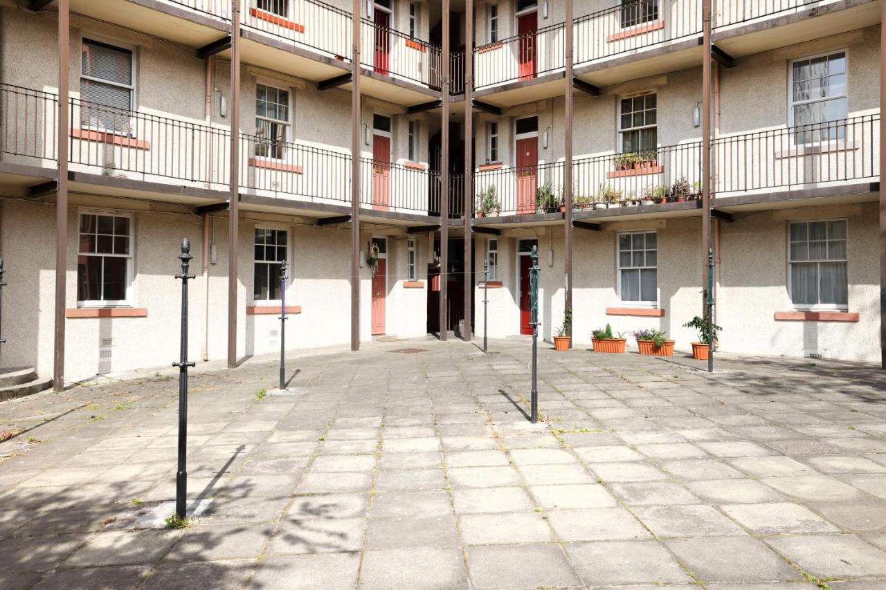 Stunning 2 Bed Apt Nr The Royal Mile & The Castle EDI Exterior foto